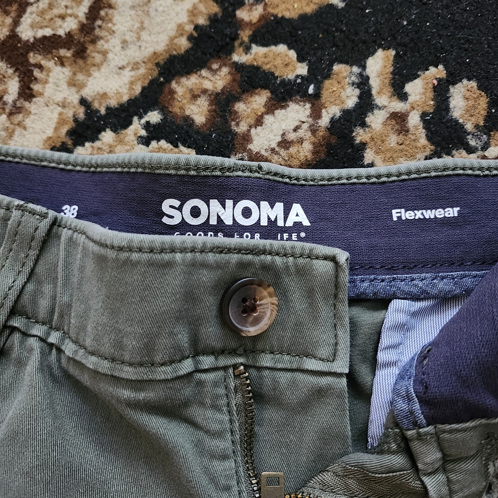 Sonoma Men's Olive Green Flat Front Shorts; Waist 38 - Picture 3 of 10